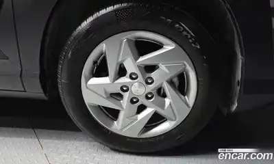 Hyundai Kona 2023 1.6 автомат (гидро), миниатюра 7
