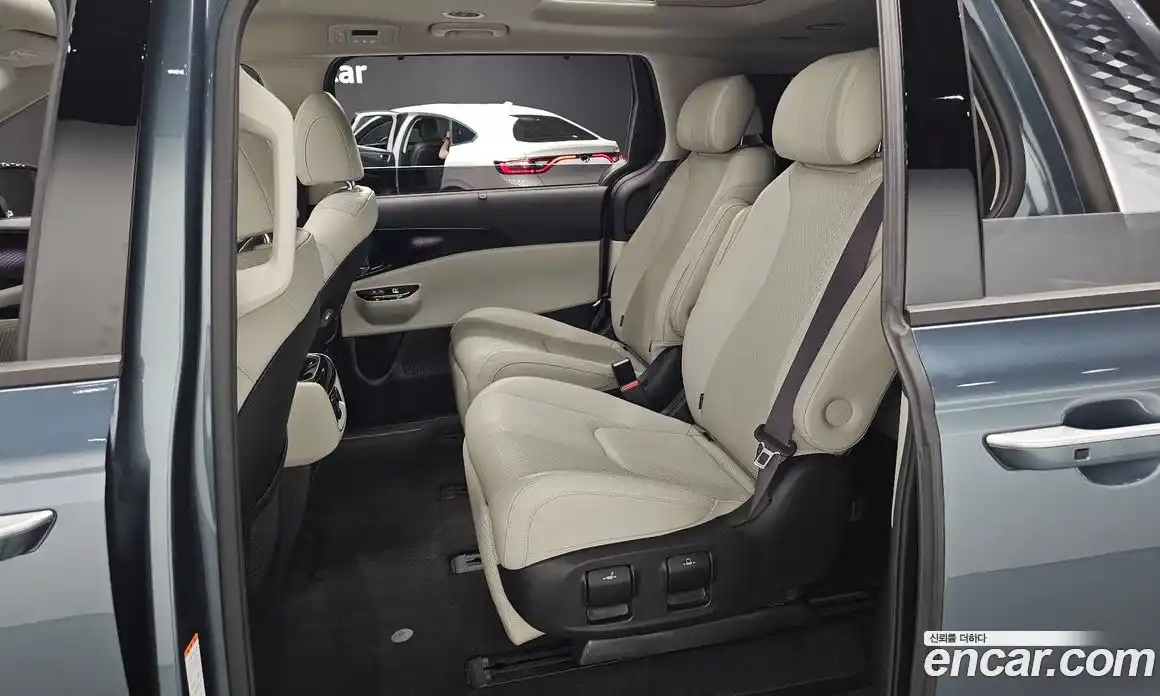Kia Carnival 2021 2.2 автомат (гидро), фото 12
