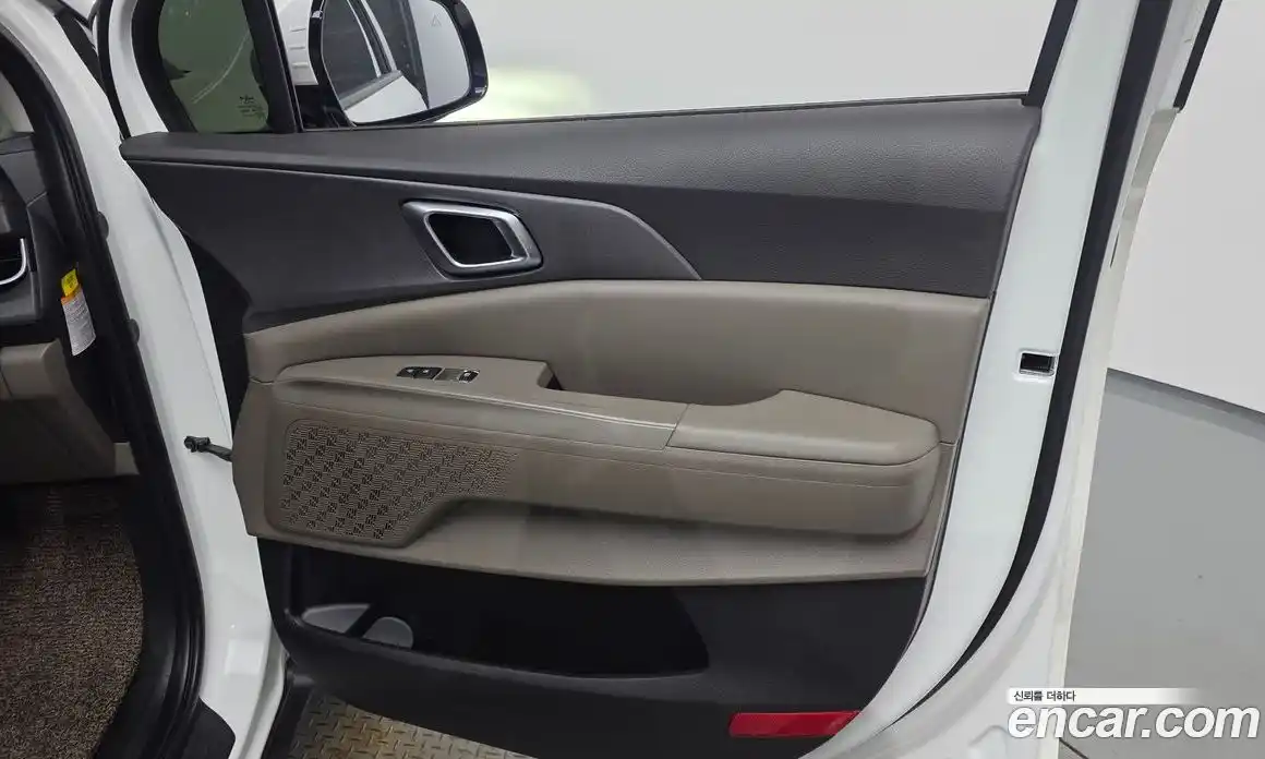 Kia Carnival 2024 1.6 автомат (гидро), фото 15