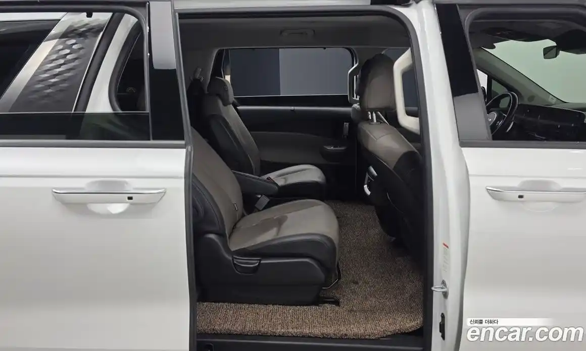 Kia Carnival 2024 1.6 автомат (гидро), фото 17