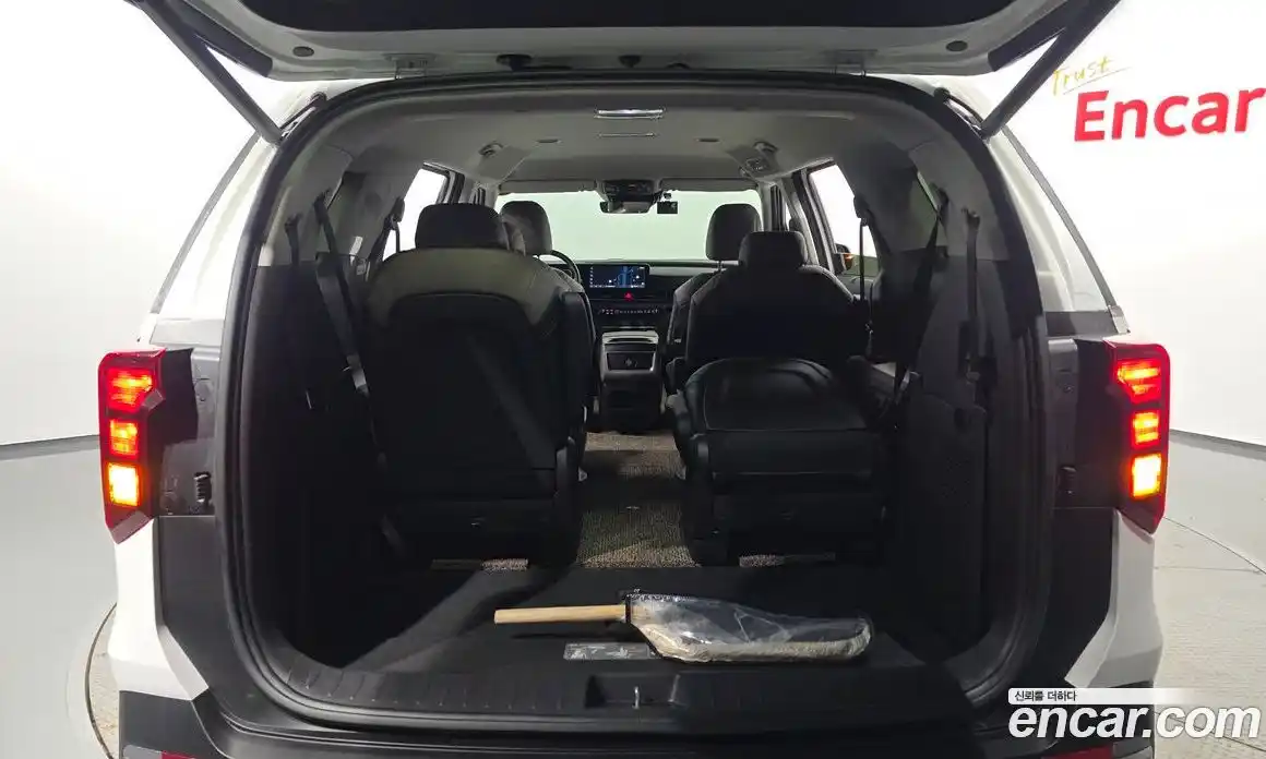 Kia Carnival 2024 1.6 автомат (гидро), фото 24