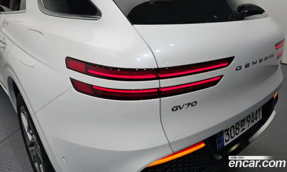 Genesis GV70 2023 2.5 автомат (гидро), фото 9