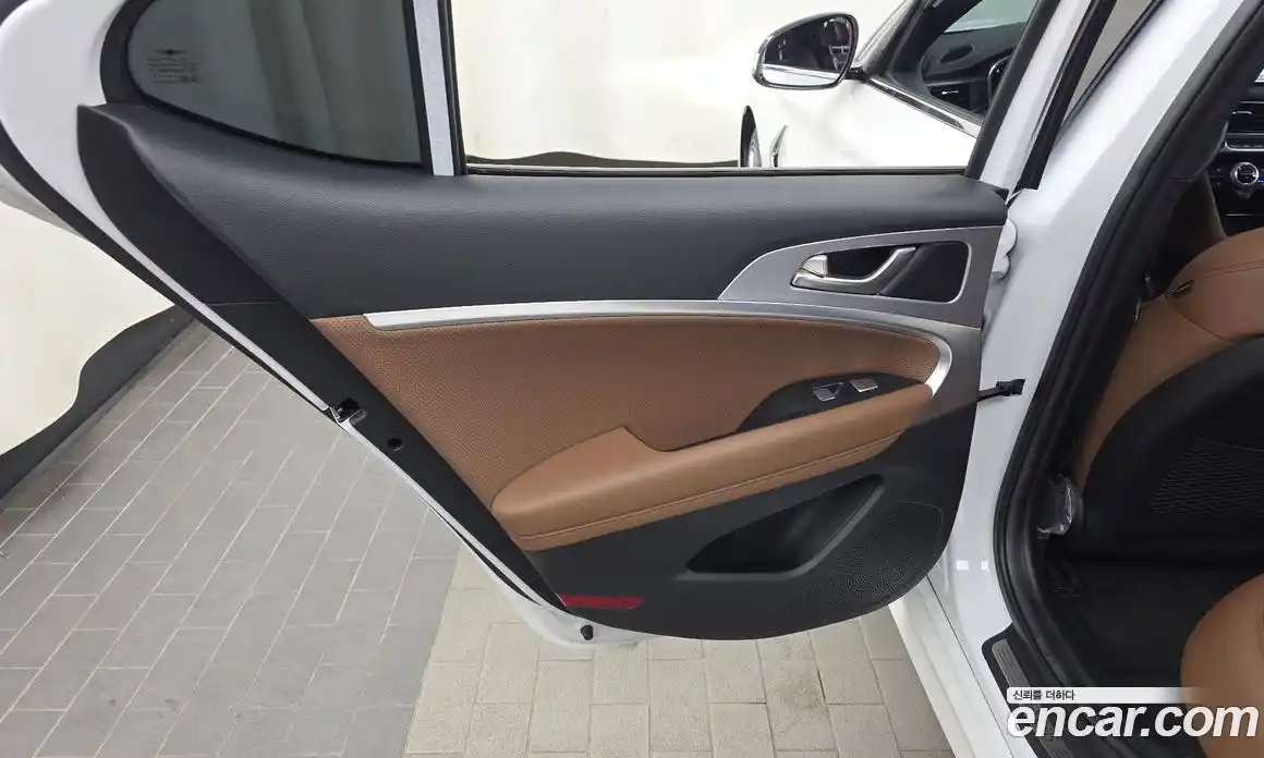 Genesis G70 2019 2.0 автомат (гидро), фото 15