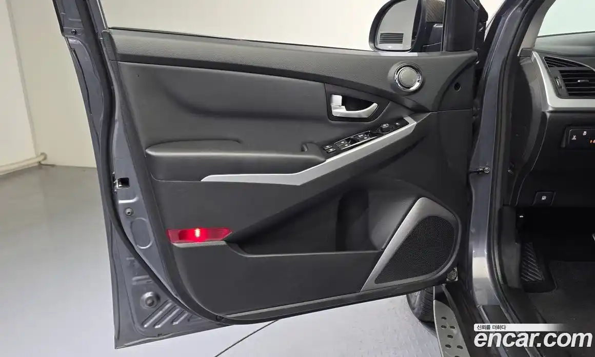 SsangYong Korando 2016 2.2 автомат (гидро), фото 14