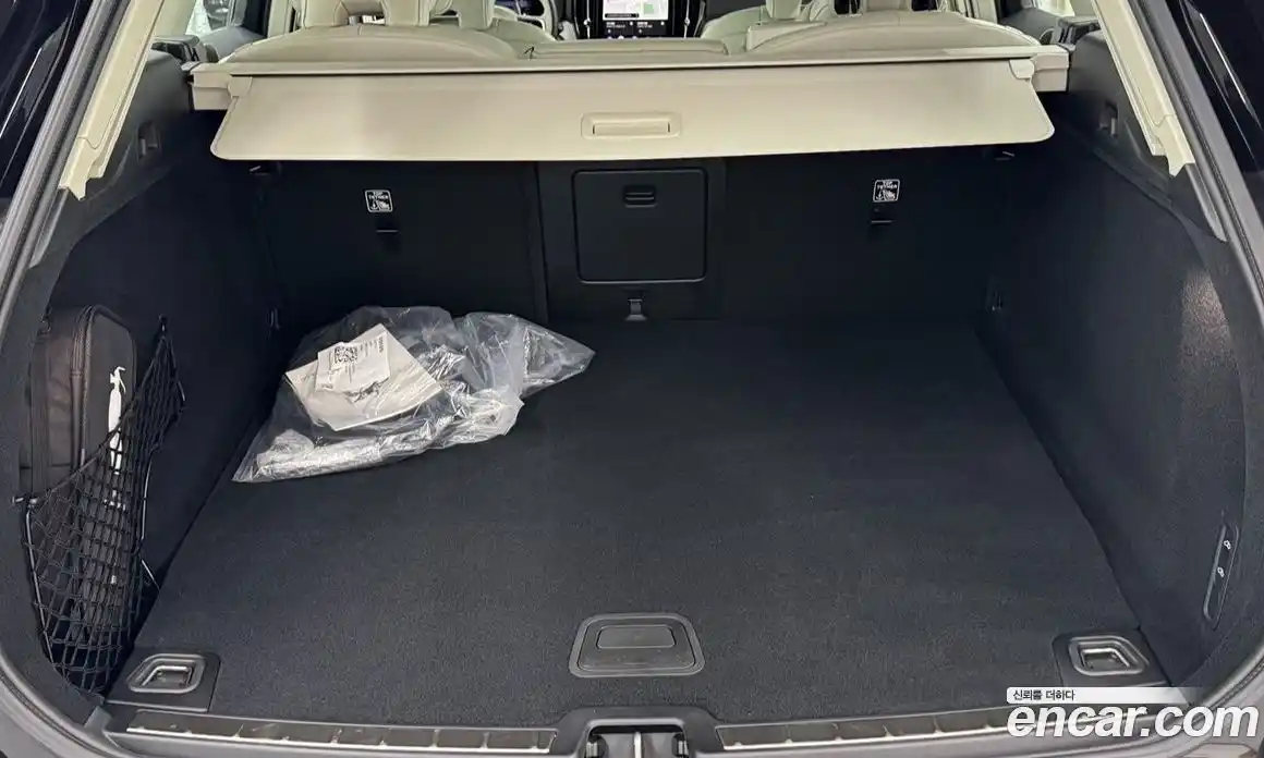 Volvo XC60 2026 2.0 автомат (гидро), фото 14