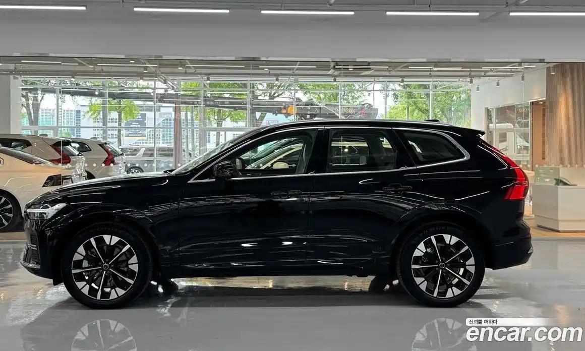 Volvo XC60 2026 2.0 автомат (гидро), фото 19