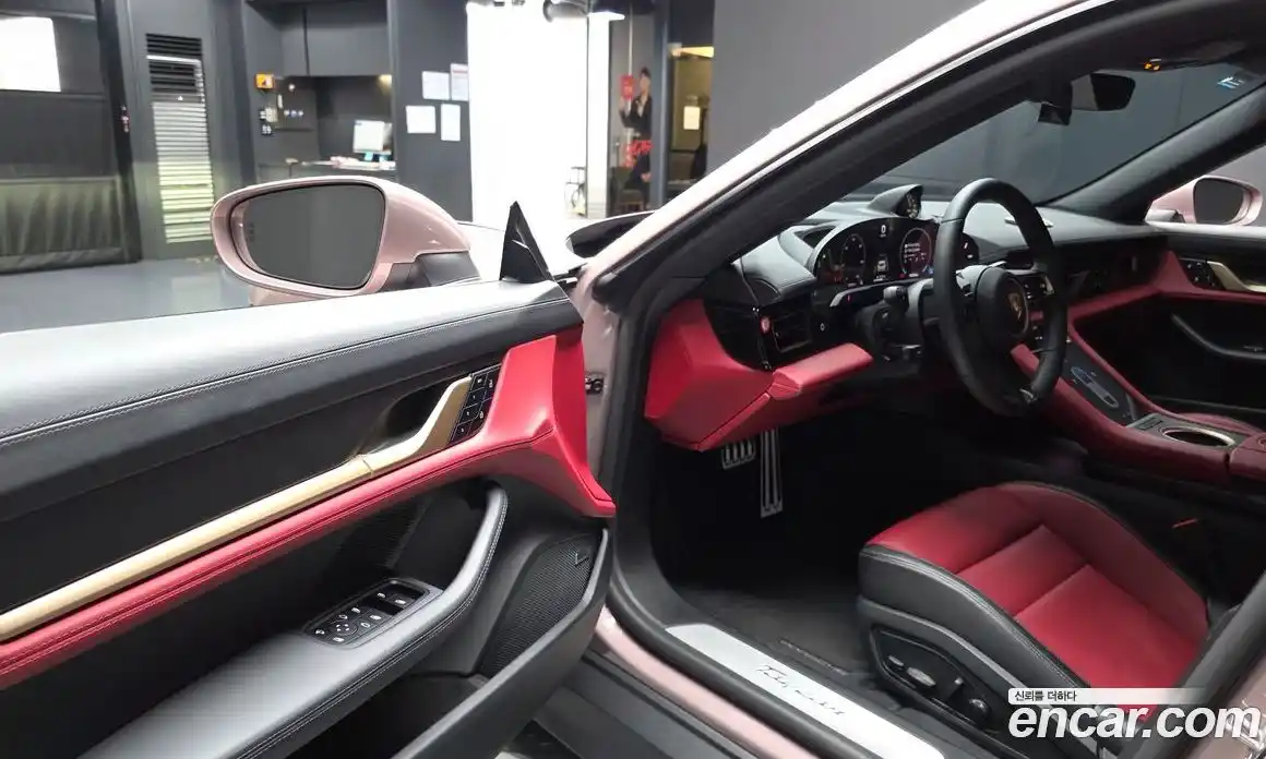 Porsche Taycan 2024 0.1 автомат (гидро), фото 13
