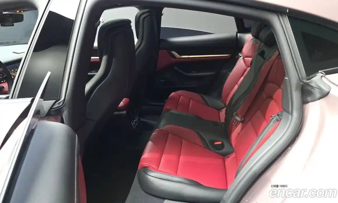 Porsche Taycan 2024 0.1 автомат (гидро), фото 18
