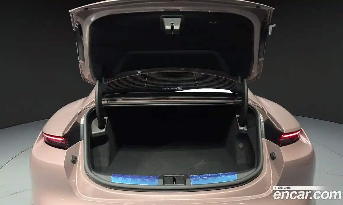 Porsche Taycan 2024 0.1 автомат (гидро), фото 25