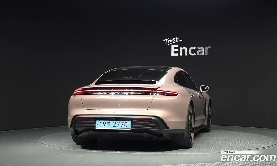 Porsche Taycan 2024 0.1 автомат (гидро), фото 4