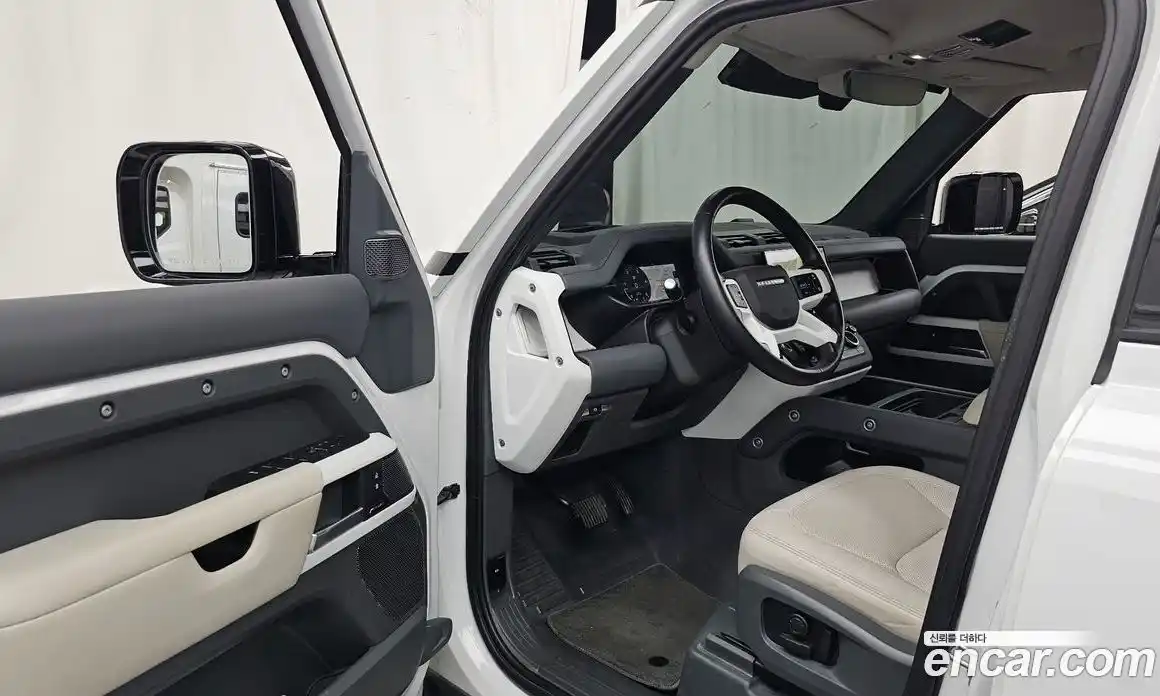 Land Rover Defender 2023 3.0 автомат (гидро), фото 13