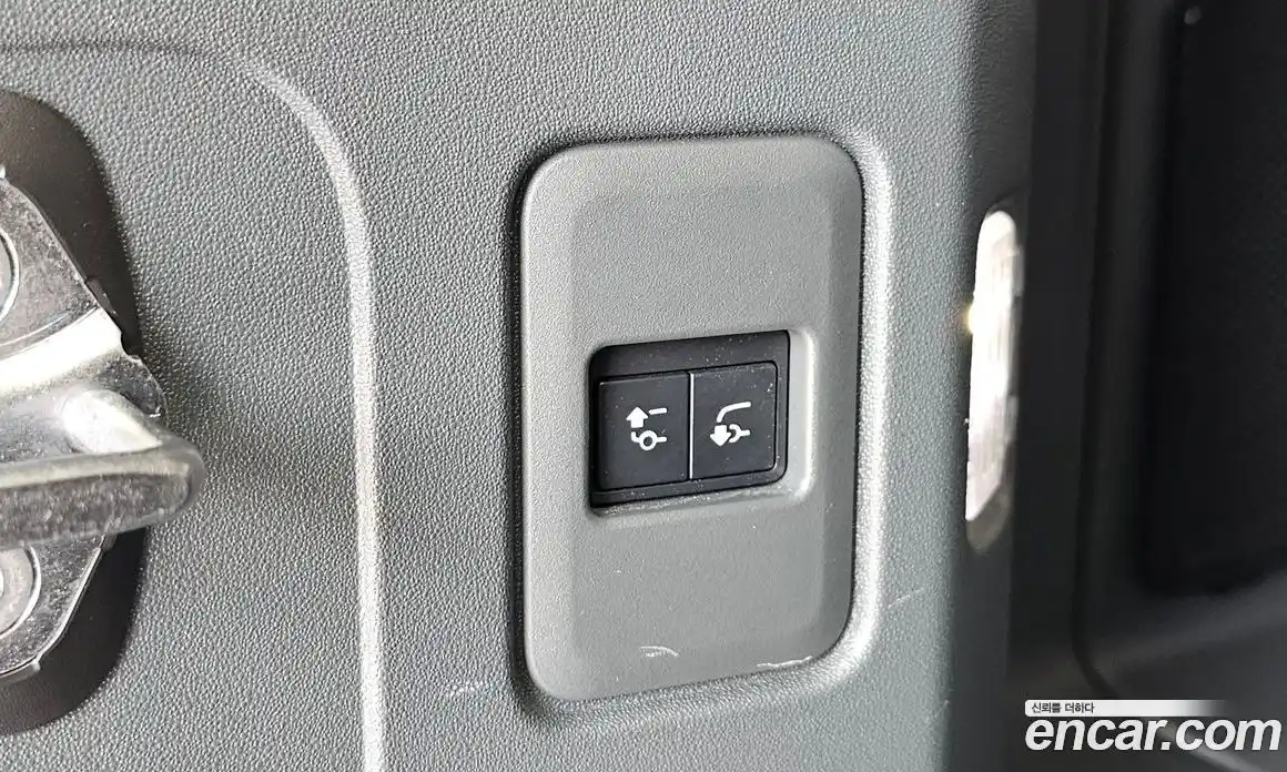 Land Rover Defender 2023 3.0 автомат (гидро), фото 16