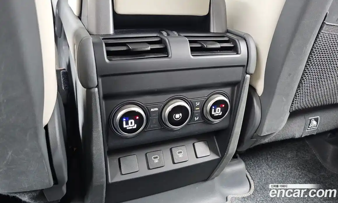 Land Rover Defender 2023 3.0 автомат (гидро), фото 24