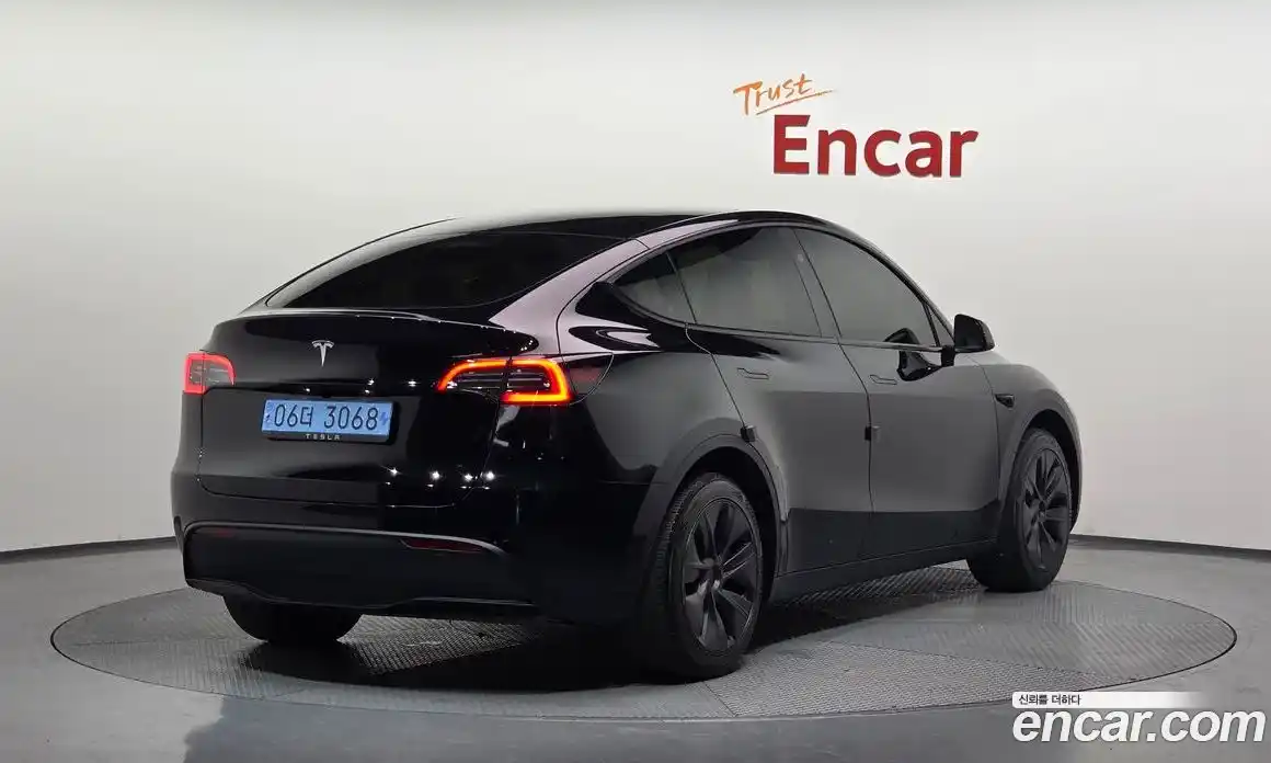 Tesla Model Y 2024 0.2 автомат (гидро), фото 1 Tesla Model Y 2024 0.2 автомат (гидро), фото 1