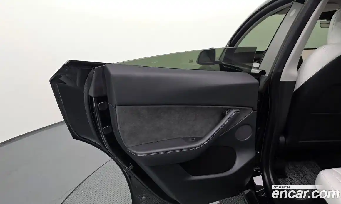 Tesla Model Y 2024 0.2 автомат (гидро), фото 14 Tesla Model Y 2024 0.2 автомат (гидро), фото 14