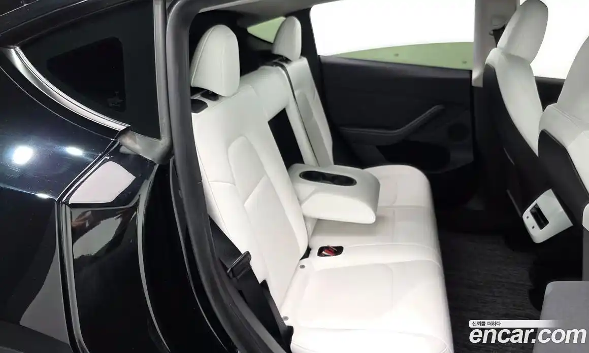 Tesla Model Y 2024 0.2 автомат (гидро), фото 17 Tesla Model Y 2024 0.2 автомат (гидро), фото 17