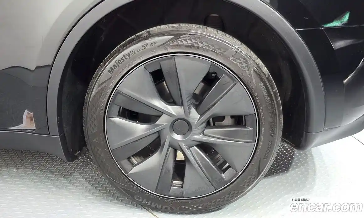 Tesla Model Y 2024 0.2 автомат (гидро), фото 6 Tesla Model Y 2024 0.2 автомат (гидро), фото 6