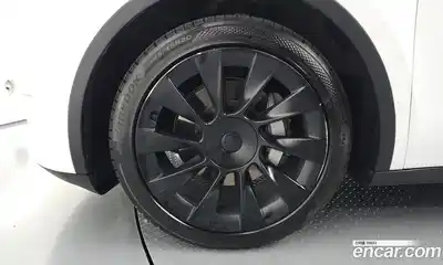 Tesla Model Y 2021 0.2 автомат (гидро), миниатюра 5 Tesla Model Y 2021 0.2 автомат (гидро), миниатюра 5