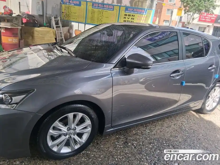 Lexus CT200h 2014 1.8 автомат (гидро), фото 2 Lexus CT200h 2014 1.8 автомат (гидро), фото 2
