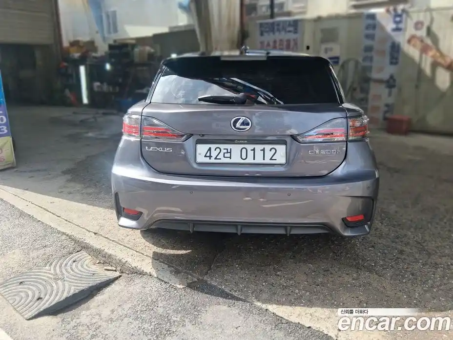 Lexus CT200h 2014 1.8 автомат (гидро), фото 10 Lexus CT200h 2014 1.8 автомат (гидро), фото 10