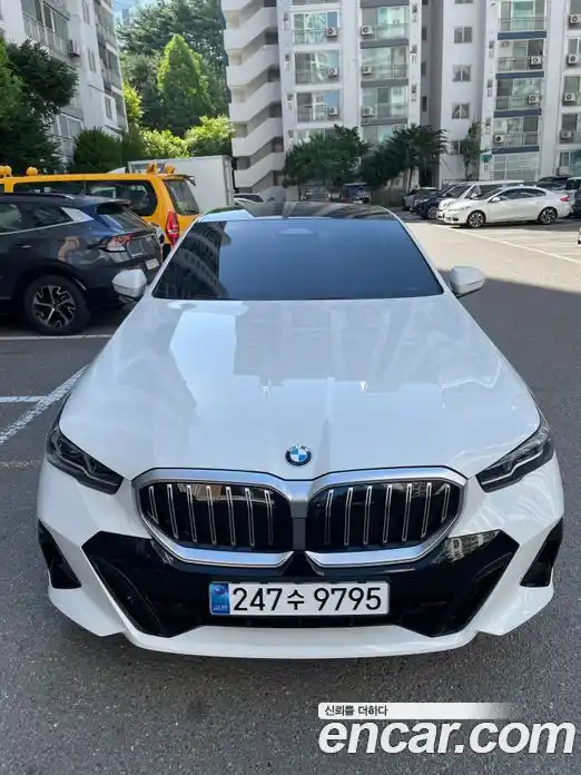 BMW 5 серия 2025 2.0 автомат (гидро), фото 3