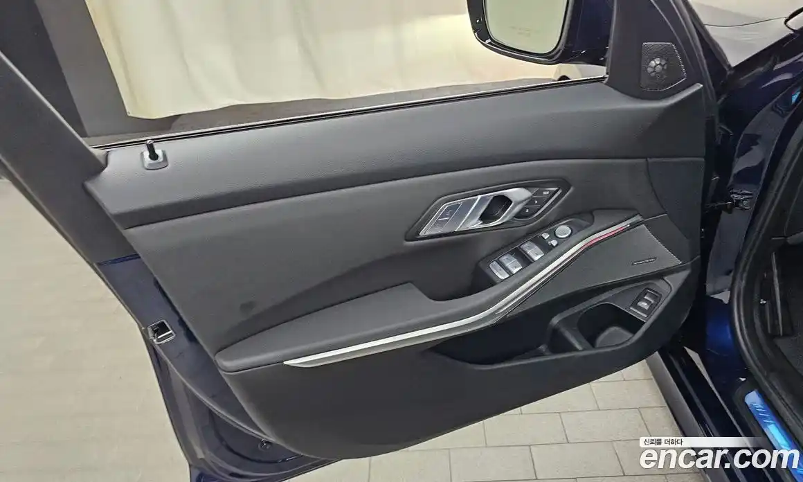 BMW 3 серия 2025 2.0 автомат (гидро), фото 14