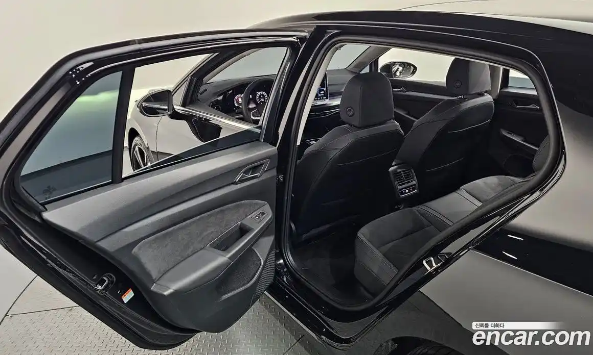Volkswagen Golf 2025 2.0 автомат (гидро), фото 25