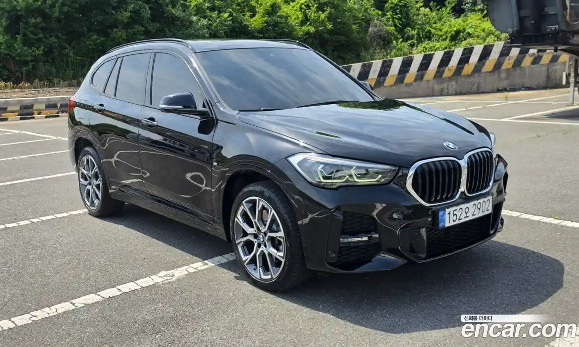 BMW X1 2022 2.0 автомат (гидро), фото 3