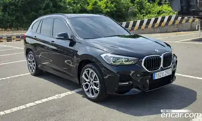 BMW X1 2022 2.0 автомат (гидро), миниатюра 3