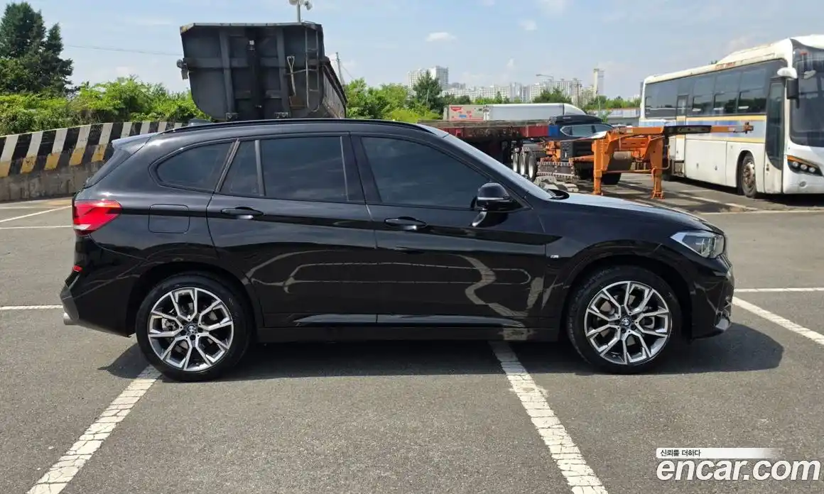 BMW X1 2022 2.0 автомат (гидро), фото 4
