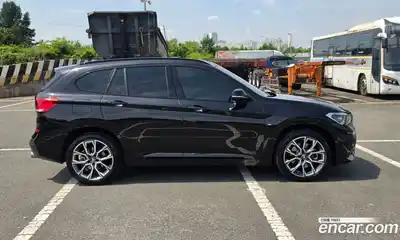 BMW X1 2022 2.0 автомат (гидро), миниатюра 4