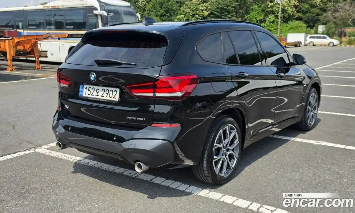 BMW X1 2022 2.0 автомат (гидро), фото 5