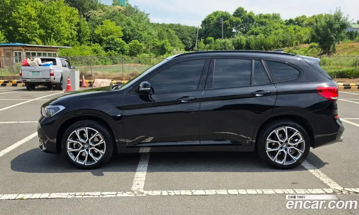 BMW X1 2022 2.0 автомат (гидро), фото 8