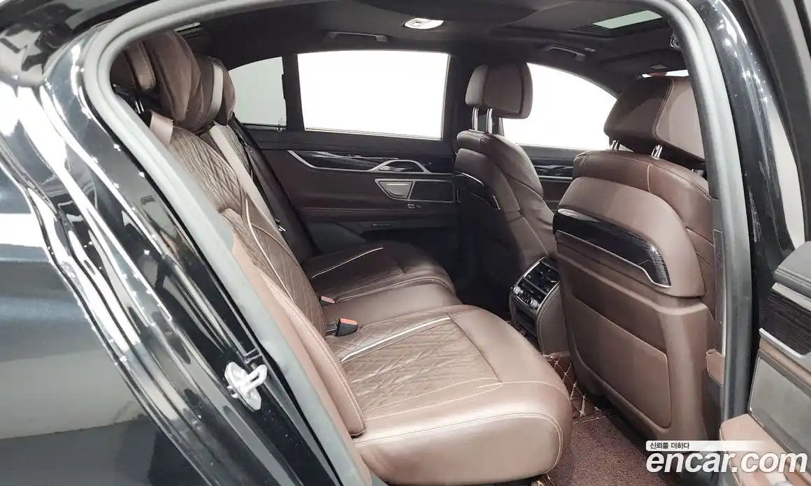 BMW 7 серия 2019 3.0 автомат (гидро), фото 17
