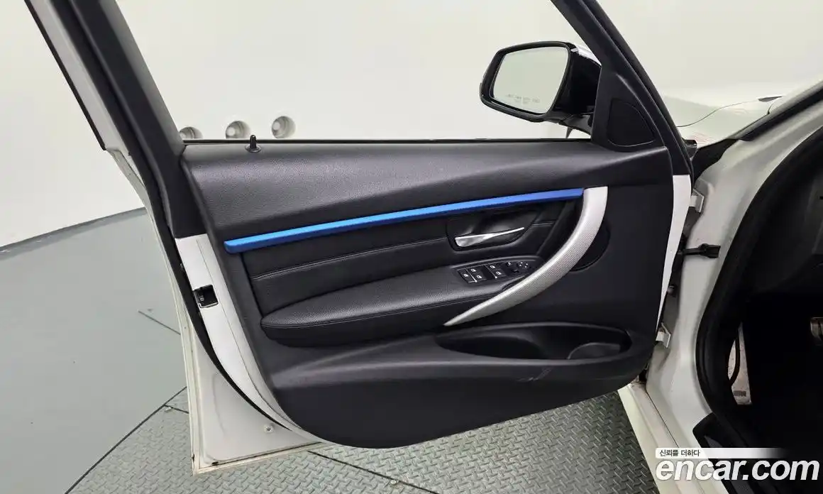 BMW 3 серия 2017 2.0 автомат (гидро), фото 13