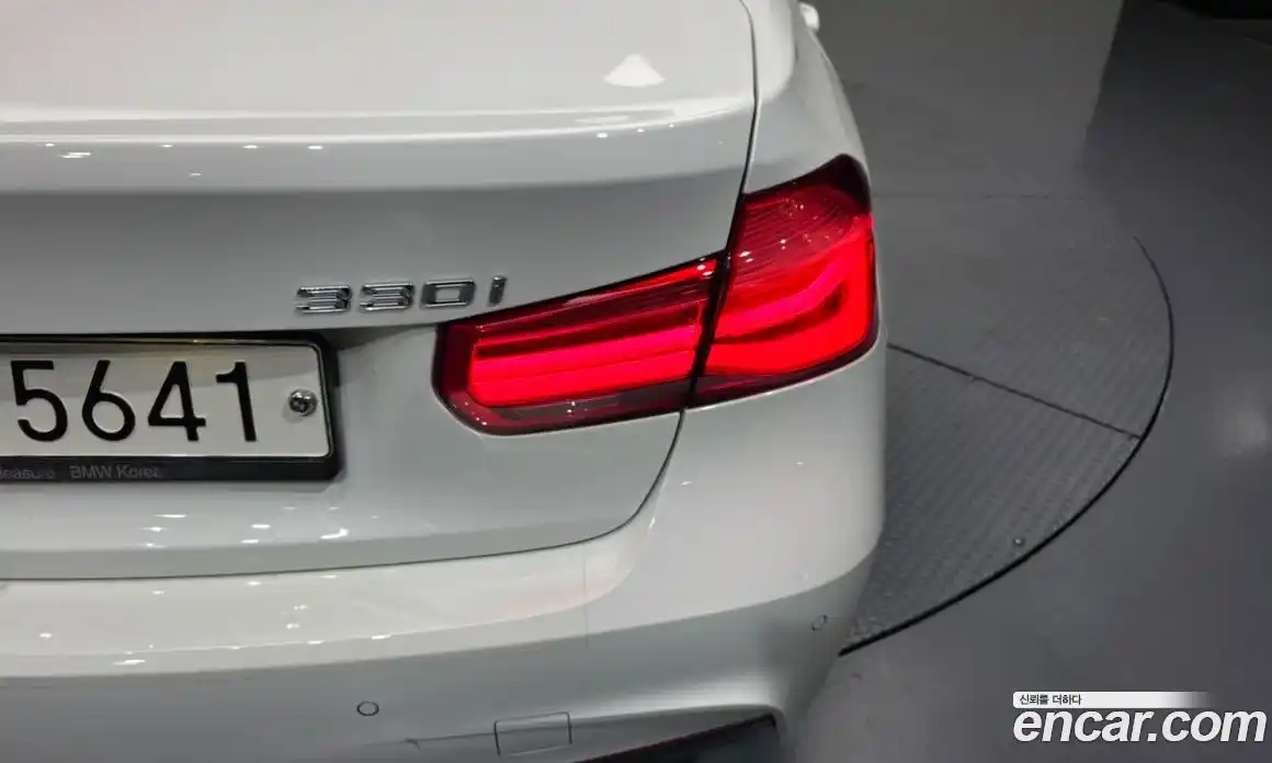 BMW 3 серия 2017 2.0 автомат (гидро), фото 8