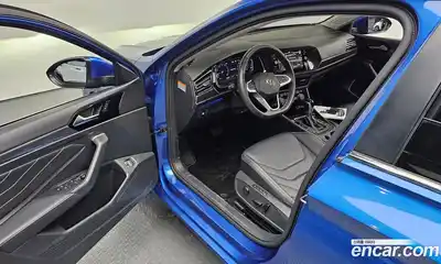 Volkswagen Jetta 2022 1.5 автомат (гидро), миниатюра 10
