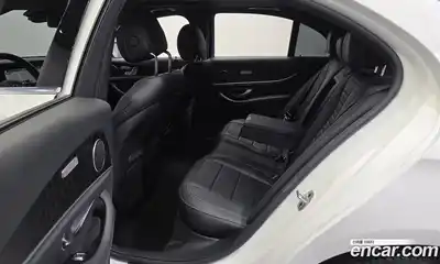 Mercedes-Benz E-Class 2023 2.0 автомат (гидро), миниатюра 12