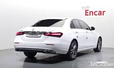Mercedes-Benz E-Class 2023 2.0 автомат (гидро), миниатюра 2