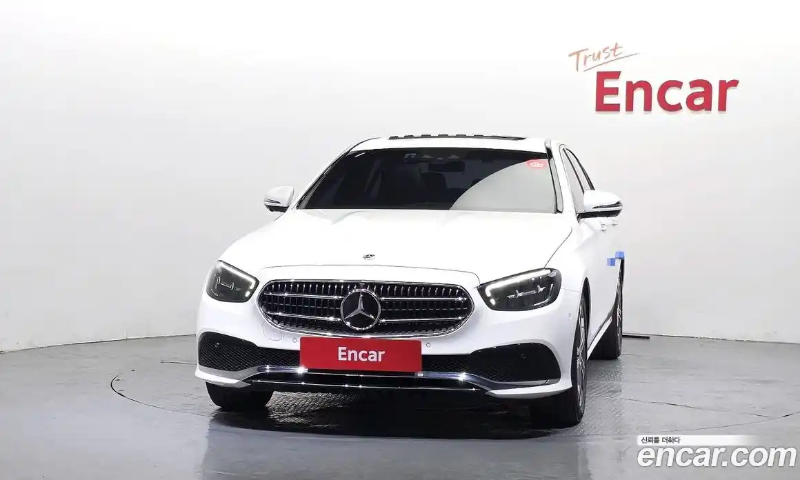 Mercedes-Benz E-Class 2023 2.0 автомат (гидро), фото 3