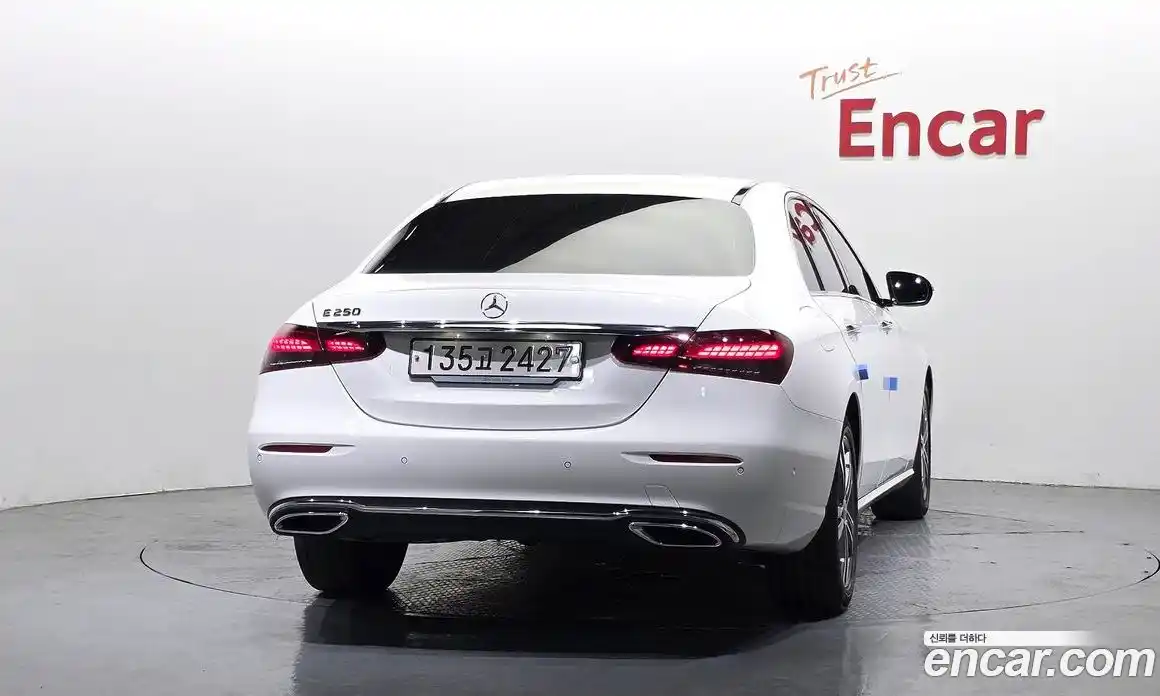 Mercedes-Benz E-Class 2023 2.0 автомат (гидро), фото 4