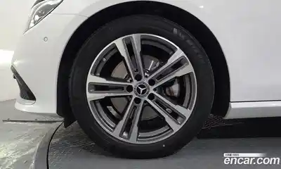 Mercedes-Benz E-Class 2023 2.0 автомат (гидро), миниатюра 5