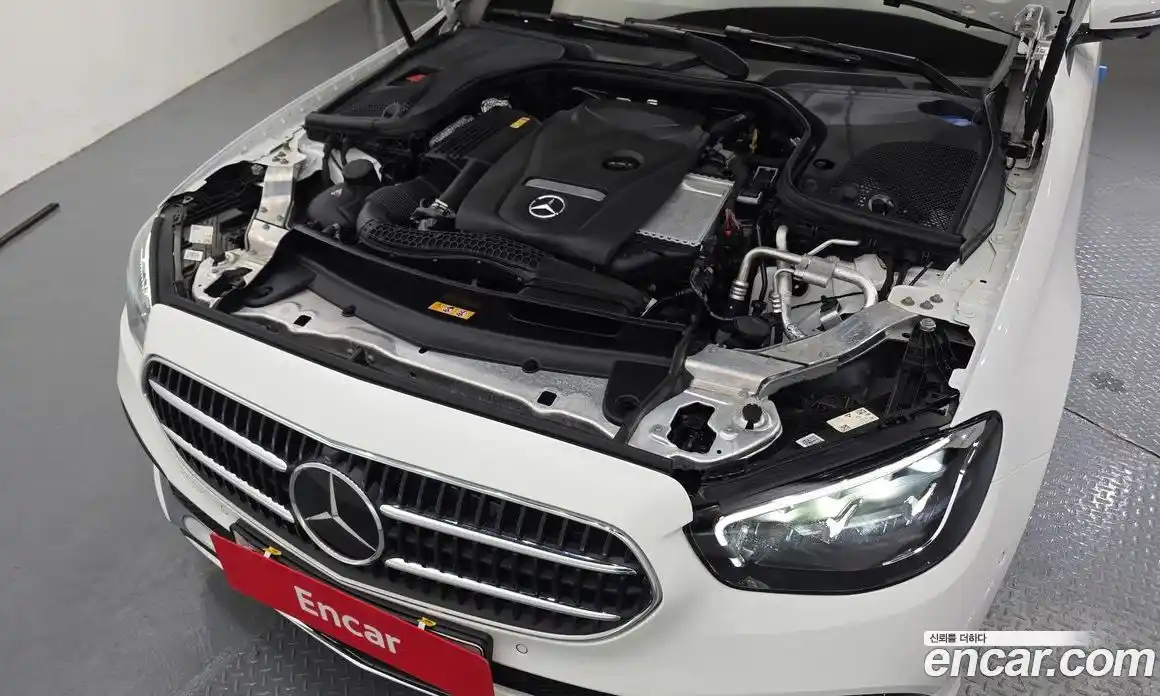 Mercedes-Benz E-Class 2023 2.0 автомат (гидро), фото 6