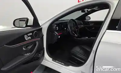 Mercedes-Benz E-Class 2023 2.0 автомат (гидро), миниатюра 10