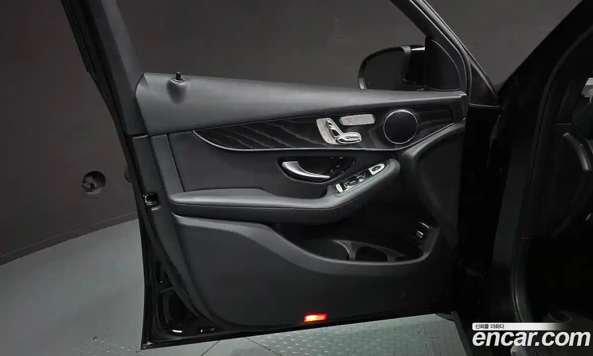 Mercedes-Benz GLC-Class 2019 2.0 гидро, фото 14 Mercedes-Benz GLC-Class 2019 2.0 гидро, фото 14