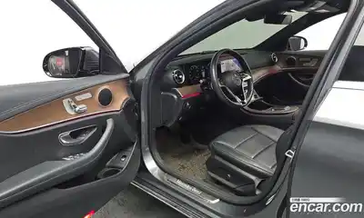 Mercedes-Benz E-Class 2021 2.0 автомат (гидро), миниатюра 12