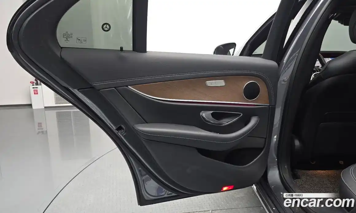 Mercedes-Benz E-Class 2021 2.0 автомат (гидро), фото 14