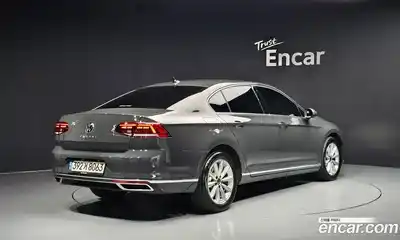 Volkswagen Passat 2021 2.0 автомат (гидро), миниатюра 2