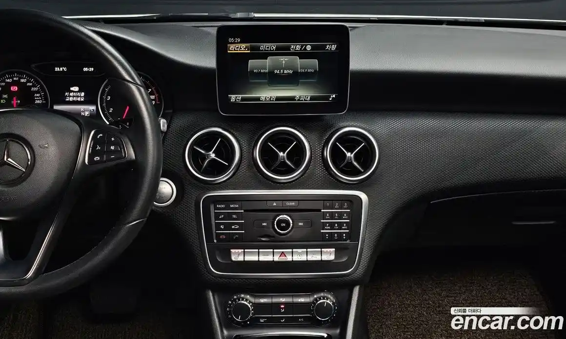 Mercedes-Benz A-Class 2017 1.6 гидро, фото 22 Mercedes-Benz A-Class 2017 1.6 гидро, фото 22