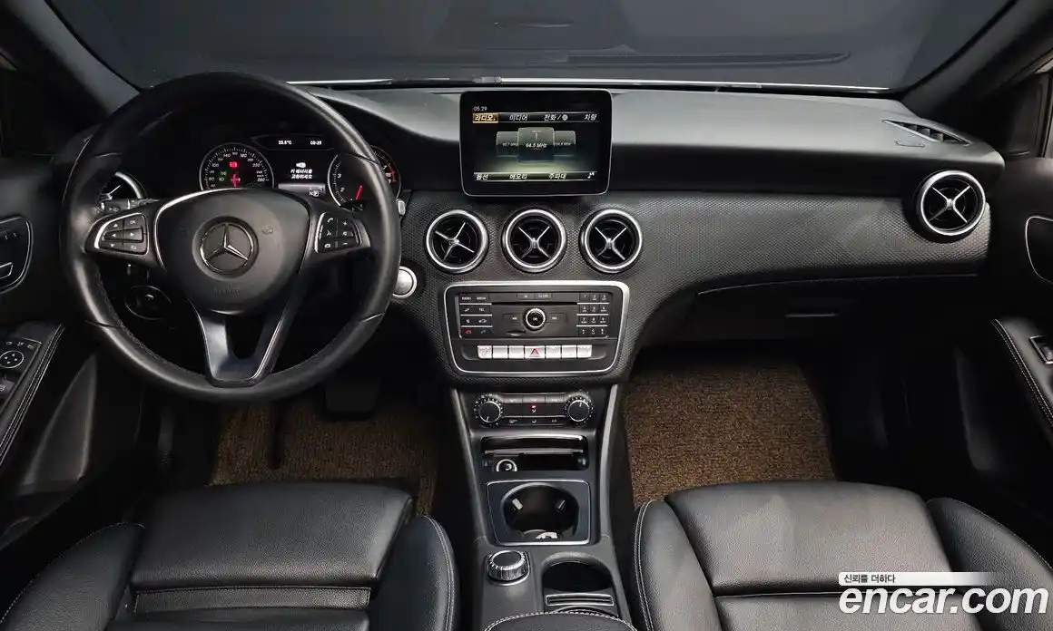 Mercedes-Benz A-Class 2017 1.6 гидро, фото 10 Mercedes-Benz A-Class 2017 1.6 гидро, фото 10